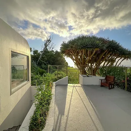 Flores Garden Retreat