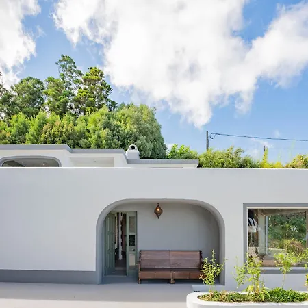 Flores Garden Retreat Дом отдыха