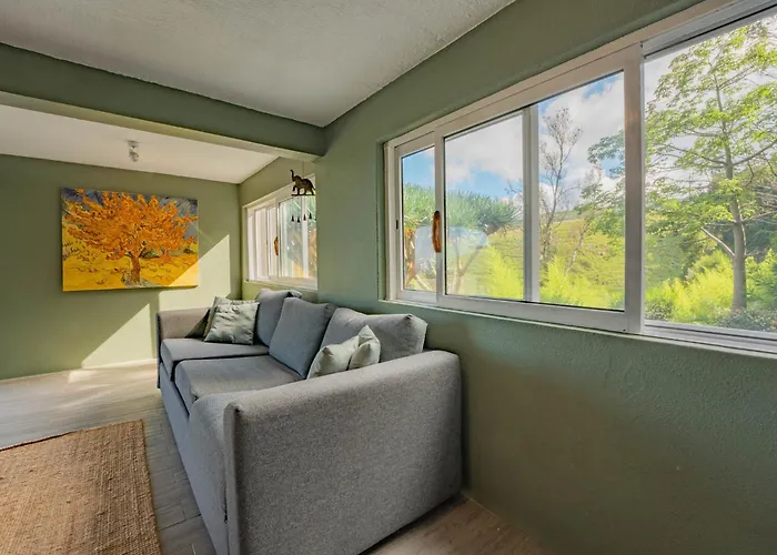 Flores Garden Retreat