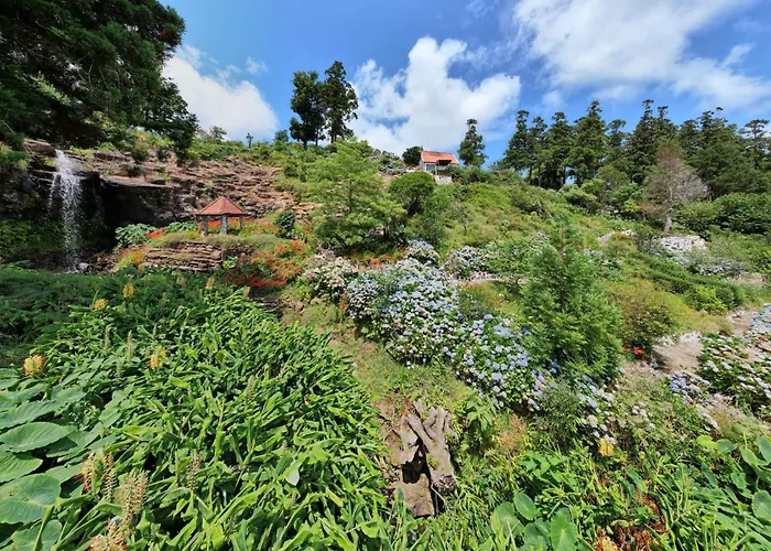 Дом отдыха Flores Garden Retreat