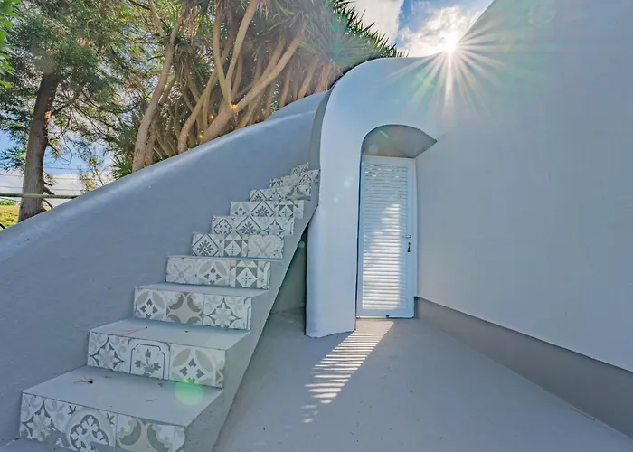 Flores Garden Retreat Дом отдыха