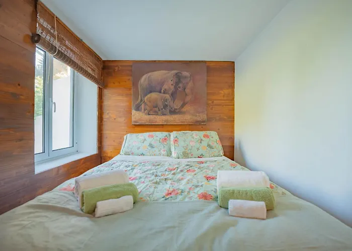 Дом отдыха Flores Garden Retreat Санта-Круш-даш-Флориш