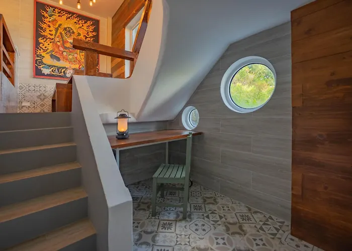 Flores Garden Retreat Дом отдыха *