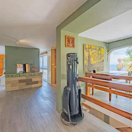 Flores Garden Retreat