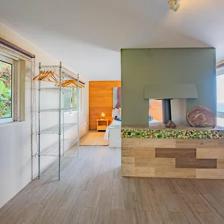 Holiday home Flores Garden Retreat *