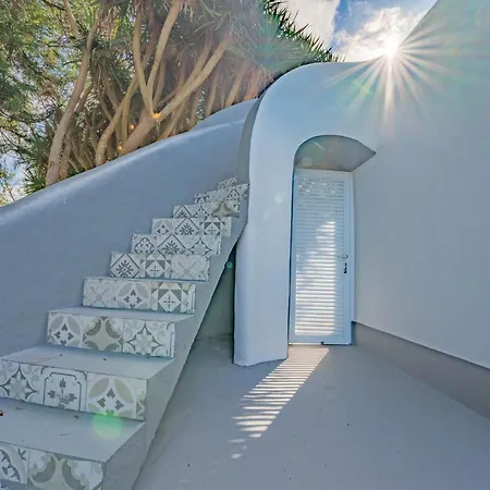 Flores Garden Retreat בית נופש