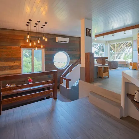 Flores Garden Retreat