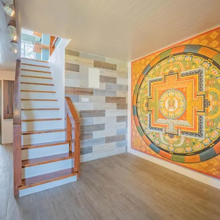 Flores Garden Retreat *