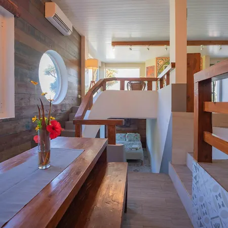 בית נופש Flores Garden Retreat