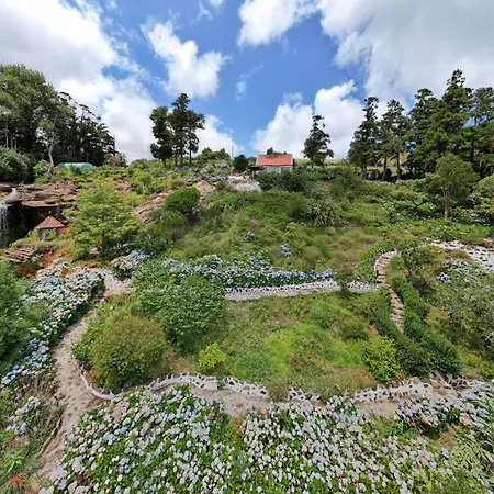 בית נופש Flores Garden Retreat *