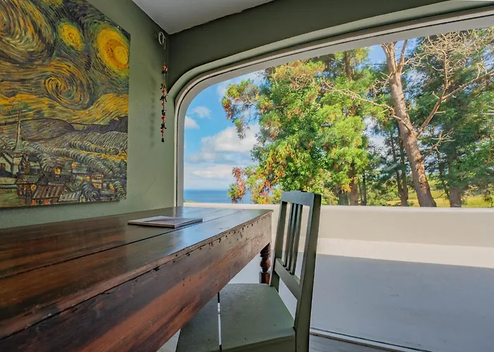 Flores Garden Retreat 펜션