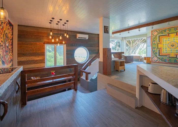 Flores Garden Retreat